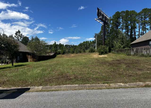 Property at 418 Wych Cir, Crestview, FL 32536