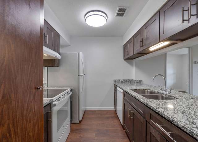 Property at 615 Colonial Dr Apt 16, Fort Walton Beach, FL 32547, 2 beds, 2 baths