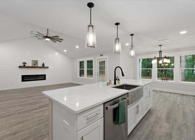 Property at 172 Frazier Rd, FL 32433, 4 beds, 3.5 baths