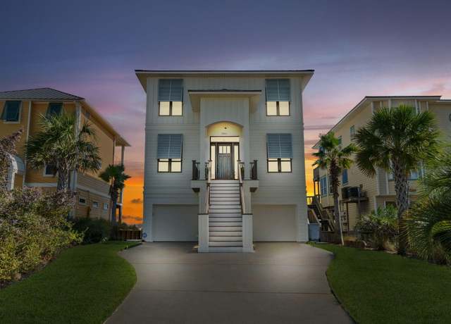 Property at 7811 Gulf Blvd, Navarre, FL 32566, 3 beds, 2.5 baths