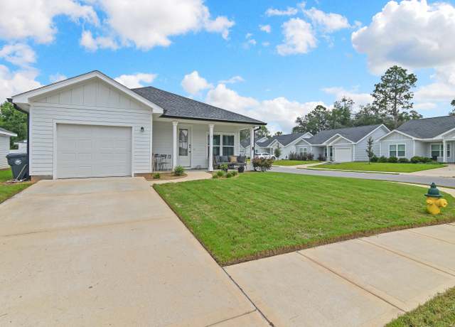 Property at 8 Alexander Way, Freeport, FL 32439, 3 beds, 2 baths