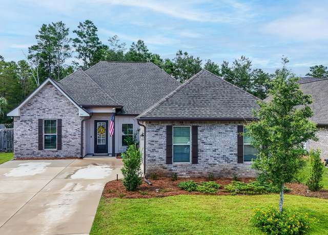 Property at 251 Blaze Blvd, Freeport, FL 32439, 4 beds, 3 baths