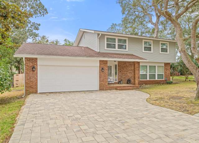 Property at 4 Ipswich Cir, Fort Walton Beach, FL 32547, 4 beds, 2.5 baths