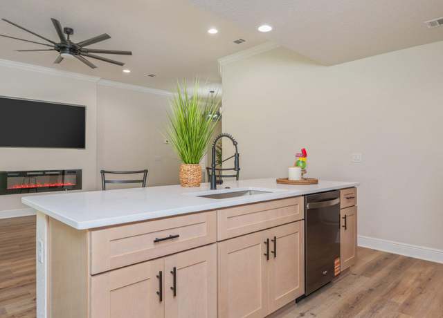 Property at 678 E Cobb Ave, Crestview, FL 32539, 3 beds, 2 baths
