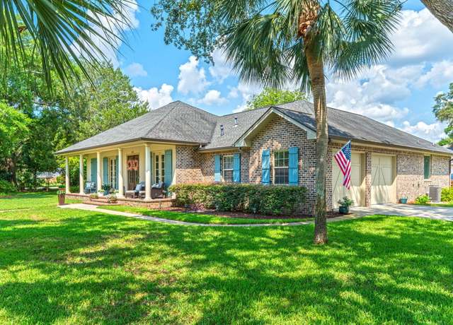 Property at 363 SE Brooks St, Fort Walton Beach, FL 32548, 4 beds, 3 baths