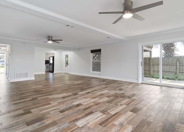 Property at 356 Billfish Ave Unit 8, Fort Walton Beach, FL 32548, 2 beds, 2.5 baths