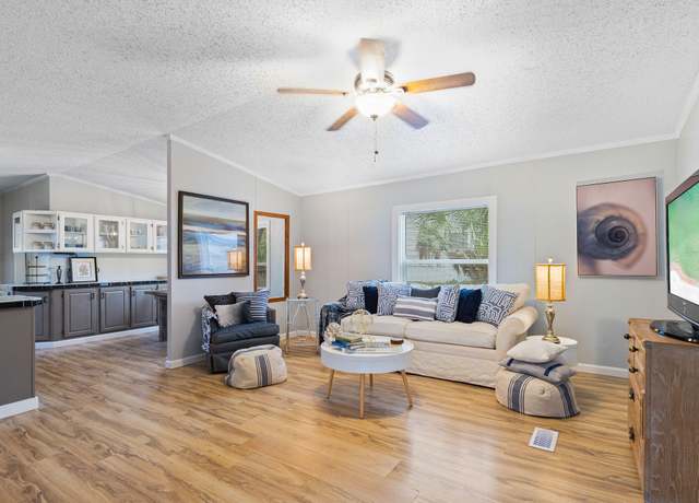 Property at 6906 Sunrise Dr, Panama City Beach, FL 32407, 3 beds, 2 baths