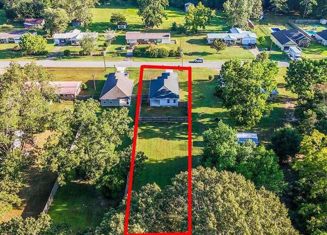 Property at 147 NE Fourth Ave, Crestview, FL 32539, 3 beds, 2 baths