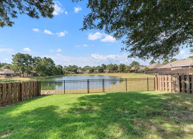 Property at 125 Whitman Way, Freeport, FL 32439, 4 beds, 2.5 baths