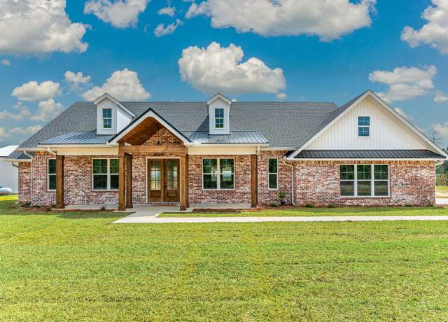 Property at 5800 Block Pineforest Dr, Crestview, FL 32539, 3 beds, 2.5 baths