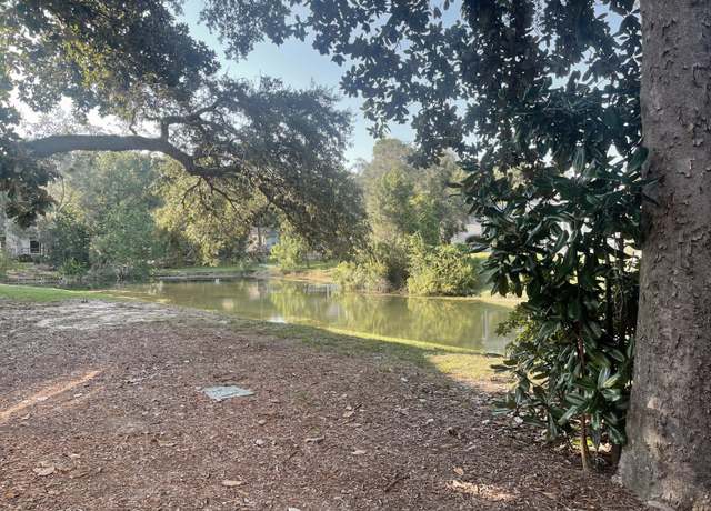 Property at 101 Westlake Ct #101, Niceville, FL 32578, 2 beds, 2 baths
