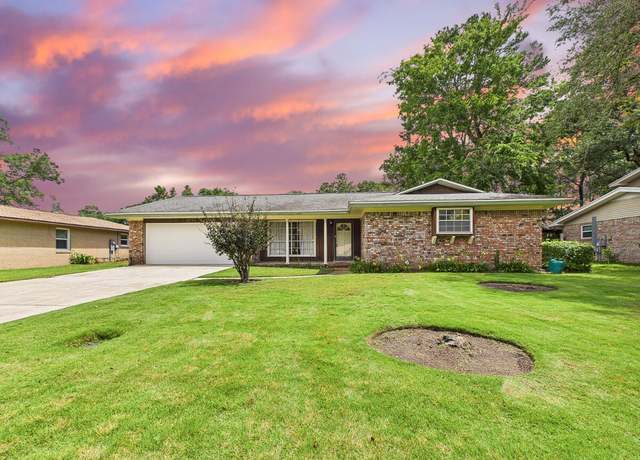 Property at 2455 Duncan Dr, Niceville, FL 32578, 3 beds, 2 baths