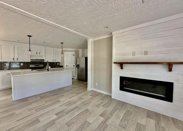 Property at 454 Bass Haven Dr, FL 32433, 4 beds, 3 baths