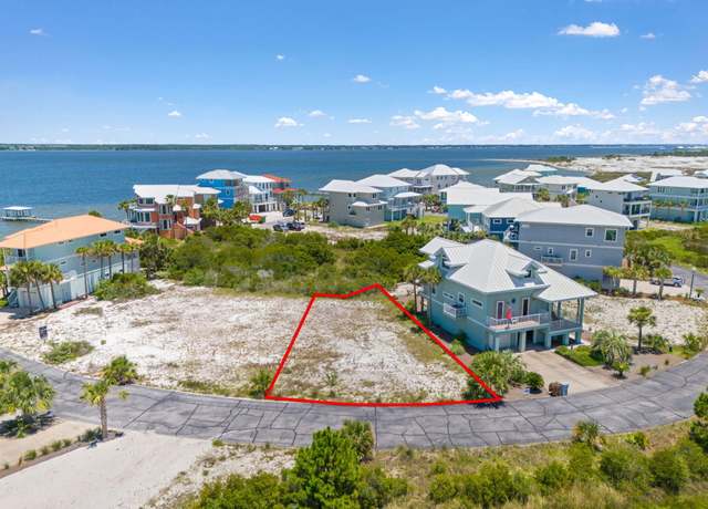 Property at 7636 Key West Dr, Navarre, FL 32566