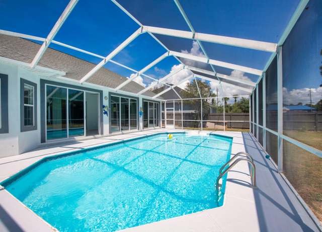 Property at 2018 Costa Verde Ct, Navarre, FL 32566, 3 beds, 2 baths