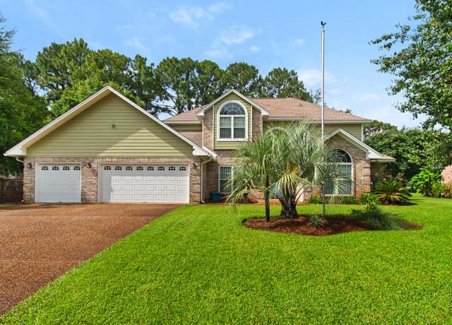 Property at 9 Southwind Ct, Niceville, FL 32578, 4 beds, 2.5 baths