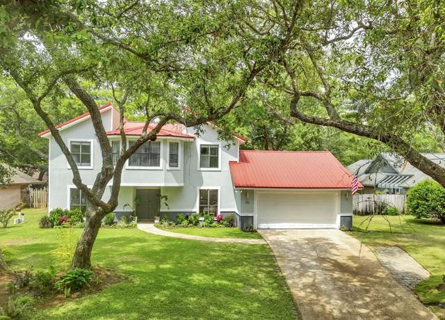 Property at 216 E Dominica Cir, Niceville, FL 32578, 4 beds, 2.5 baths