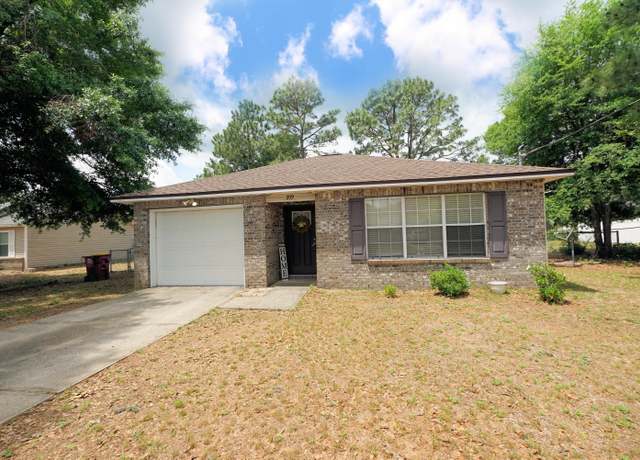Property at 209 Water Oak Ln, Crestview, FL 32539, 3 beds, 2 baths