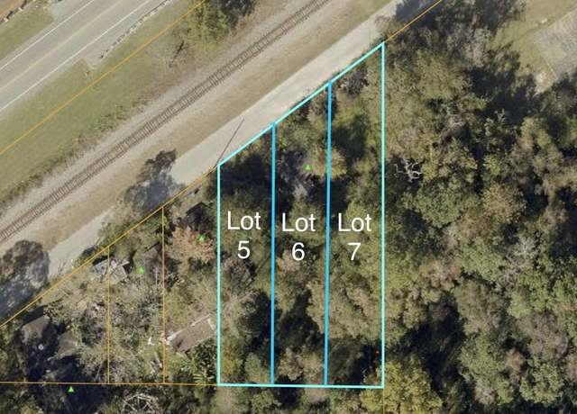 Property at 338 Railroad St, FL 32435