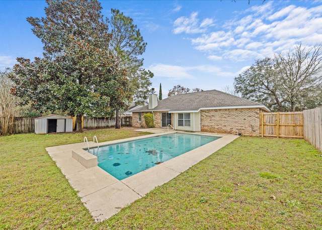 Property at 516 Risen Star Dr, Crestview, FL 32539, 3 beds, 2 baths