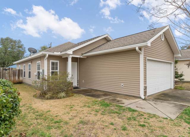 Property at 126 Matt Blvd, Niceville, FL 32578, 3 beds, 2 baths