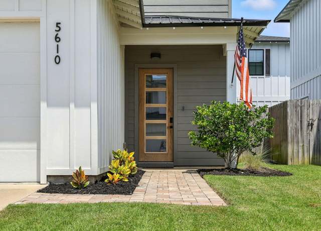 Property at 5610 Trout Ln, Pensacola, FL 32507, 3 beds, 2.5 baths