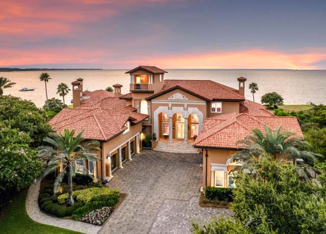 Property at 4300 Breakwater Dr, Destin, FL 32541, 8 beds, 8.5 baths
