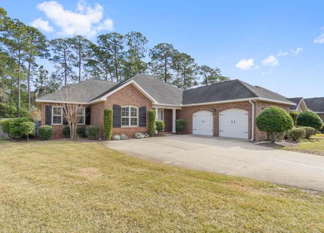 Property at 748 Woods Dr, Niceville, FL 32578, 4 beds, 3 baths