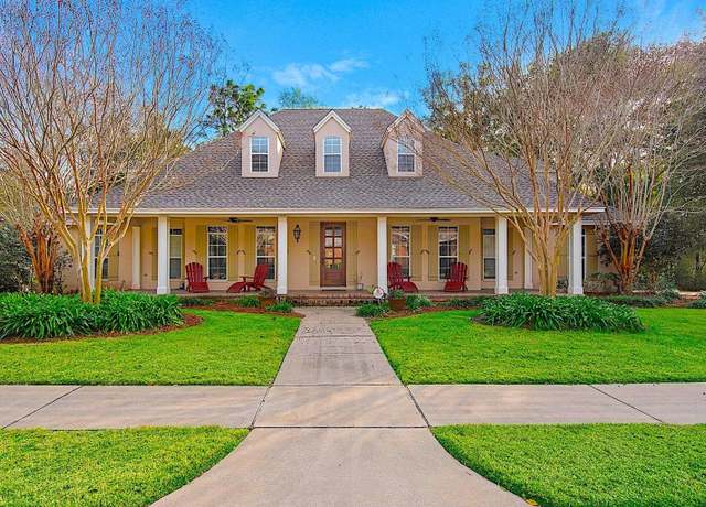 Property at 245 Sweetwater, Niceville, FL 32578, 5 beds, 3.5 baths