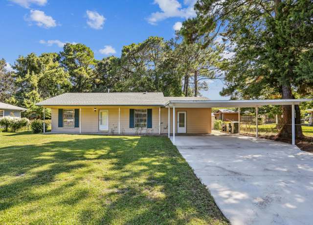Property at 224 SW Rose Marie Ln, Fort Walton Beach, FL 32548, 3 beds, 1 bath