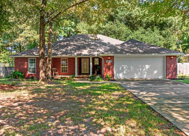 Property at 5805 Hilary St, Crestview, FL 32539, 4 beds, 2 baths