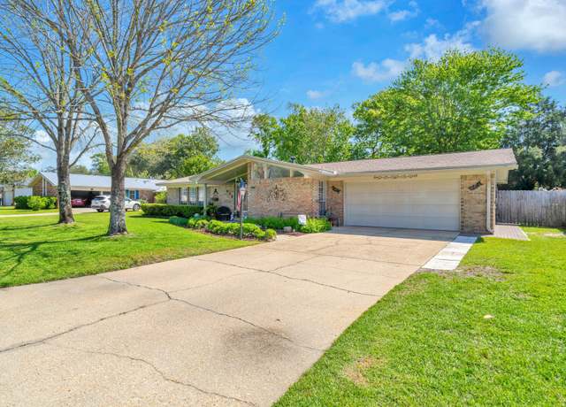 Property at 609 Audubon Dr, Fort Walton Beach, FL 32547, 3 beds, 2 baths