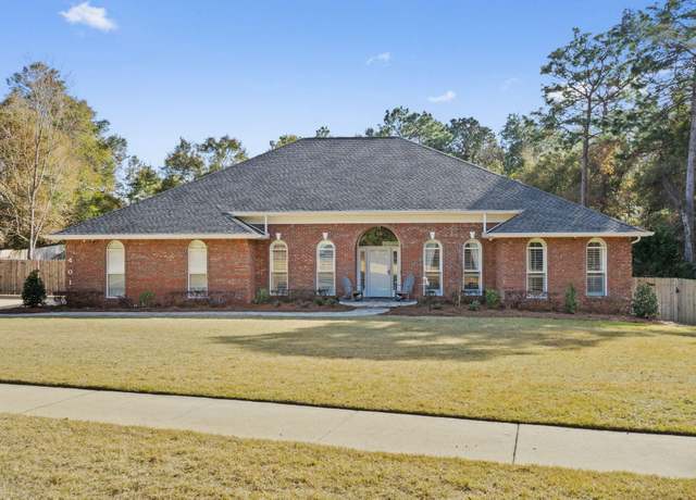 Property at 401 Roscommon Blvd, Niceville, FL 32578, 5 beds, 4 baths