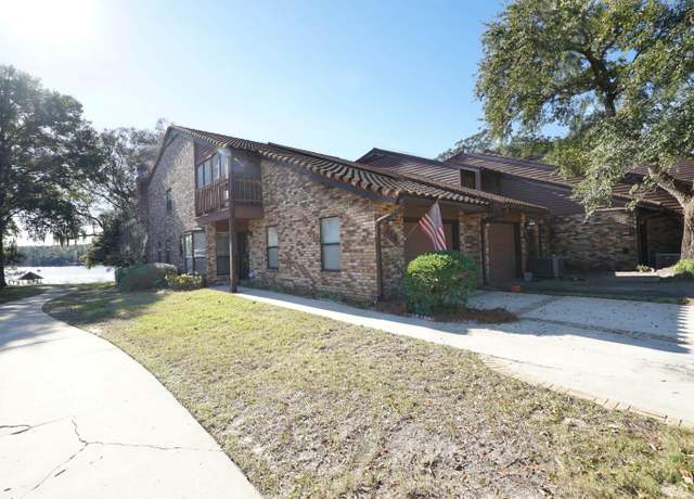 Property at 410 Regatta Dr, Niceville, FL 32578, 3 beds, 2.5 baths