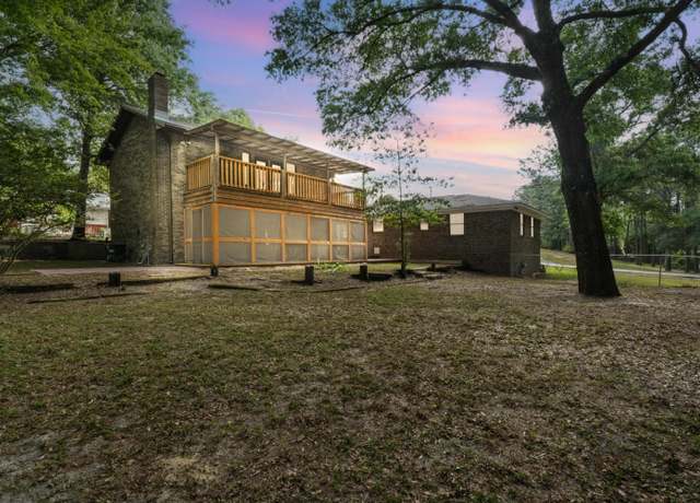 Property at 255 Brackin St, Crestview, FL 32539, 5 beds, 4 baths