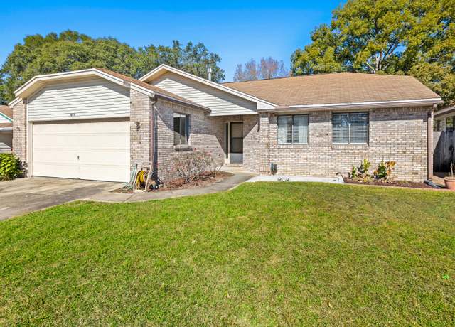 Property at 3933 Balsam Dr, Niceville, FL 32578, 3 beds, 2 baths