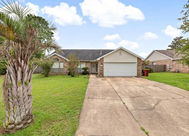Property at 719 Majestic Prince Ct, Crestview, FL 32539, 4 beds, 2 baths