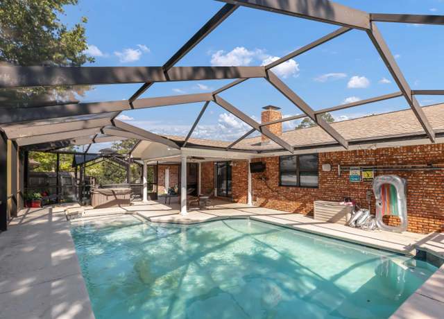 Property at 2008 Plumosa Palm Dr, Niceville, FL 32578, 4 beds, 2 baths