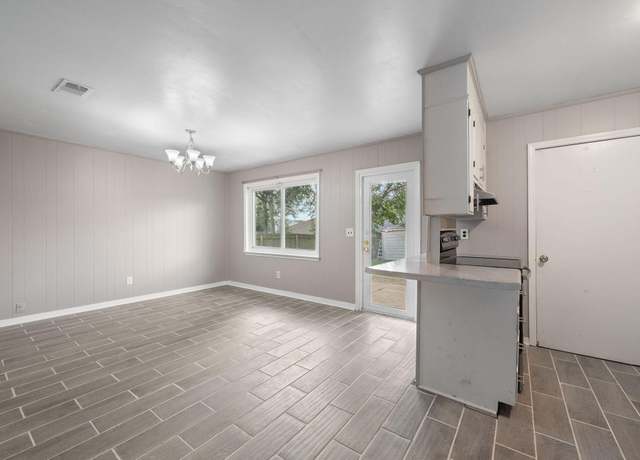Property at 7841 Lenora Ct, Pensacola, FL 32526, 3 beds, 2 baths