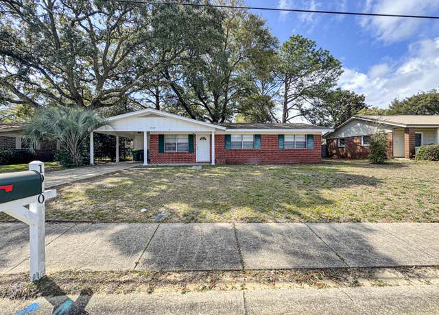 Property at 1010 S Palm Blvd, Niceville, FL 32578, 3 beds, 2 baths