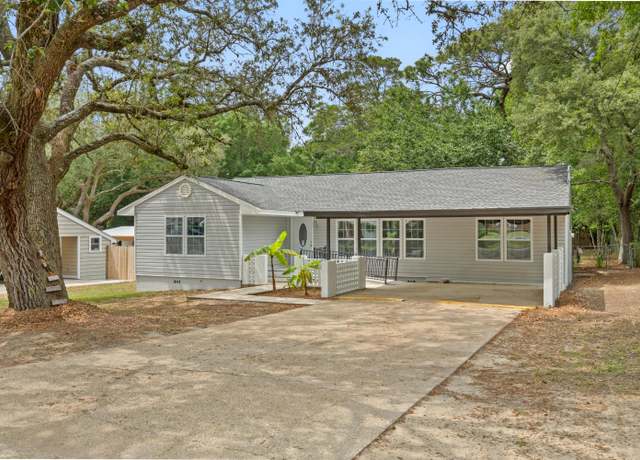 Property at 346 Edge Ave, Valparaiso, FL 32580, 3 beds, 2 baths