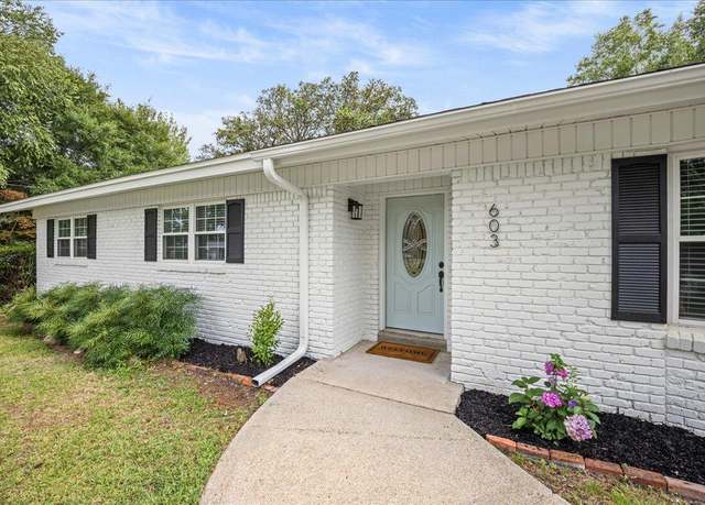 Property at 603 NE Golf Course Dr, Fort Walton Beach, FL 32547, 5 beds, 3.5 baths
