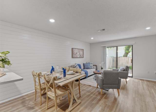 Property at 3 NW Deal Ave Unit D, Fort Walton Beach, FL 32548, 2 beds, 1.5 baths