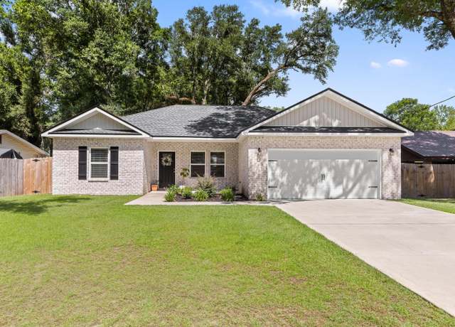 Property at 135 Shady Ln, Crestview, FL 32536, 3 beds, 2 baths