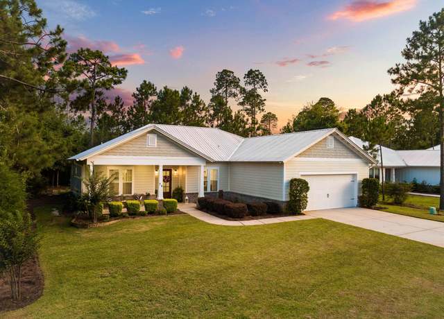 Property at 78 Grizzly St, Freeport, FL 32439, 3 beds, 2 baths
