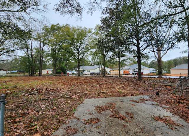 Property at 406 E Griffith Ave, Crestview, FL 32539