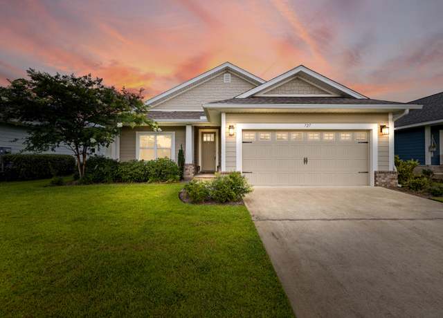 Property at 727 Marquis Way, Freeport, FL 32439, 3 beds, 2 baths