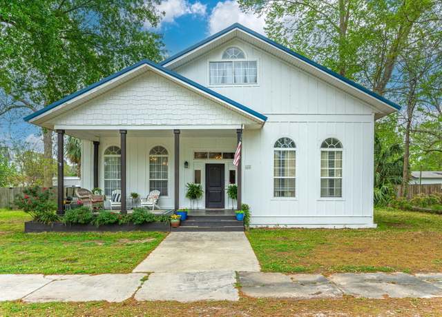Property at 938 5th St, Florala, AL 36442, 4 beds, 2.5 baths