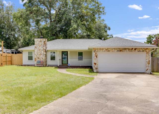 Property at 139 Meadow Woods Ln, Niceville, FL 32578, 3 beds, 2 baths