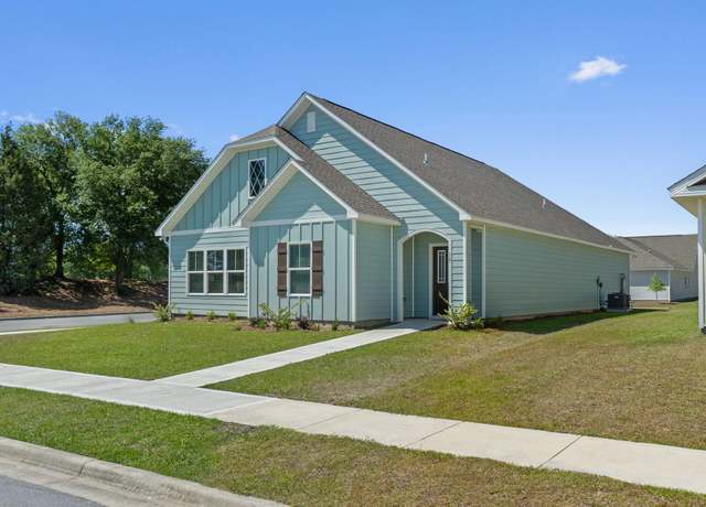 Property at 15 Bluebeech St, Freeport, FL 32439, 3 beds, 2 baths